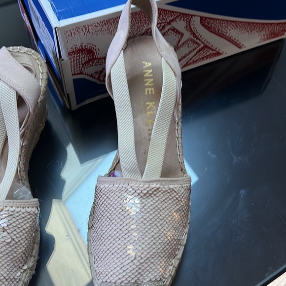 Cute sparkly wedge New ANNE Klein - Picture 8 of 8